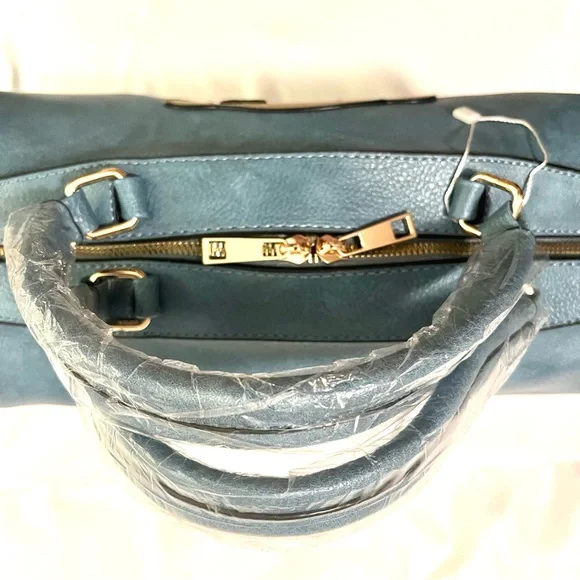 Winking Bear Crossbody and Wristlet Wallet 3 Piece Bundle - New - Picture 4 of 16